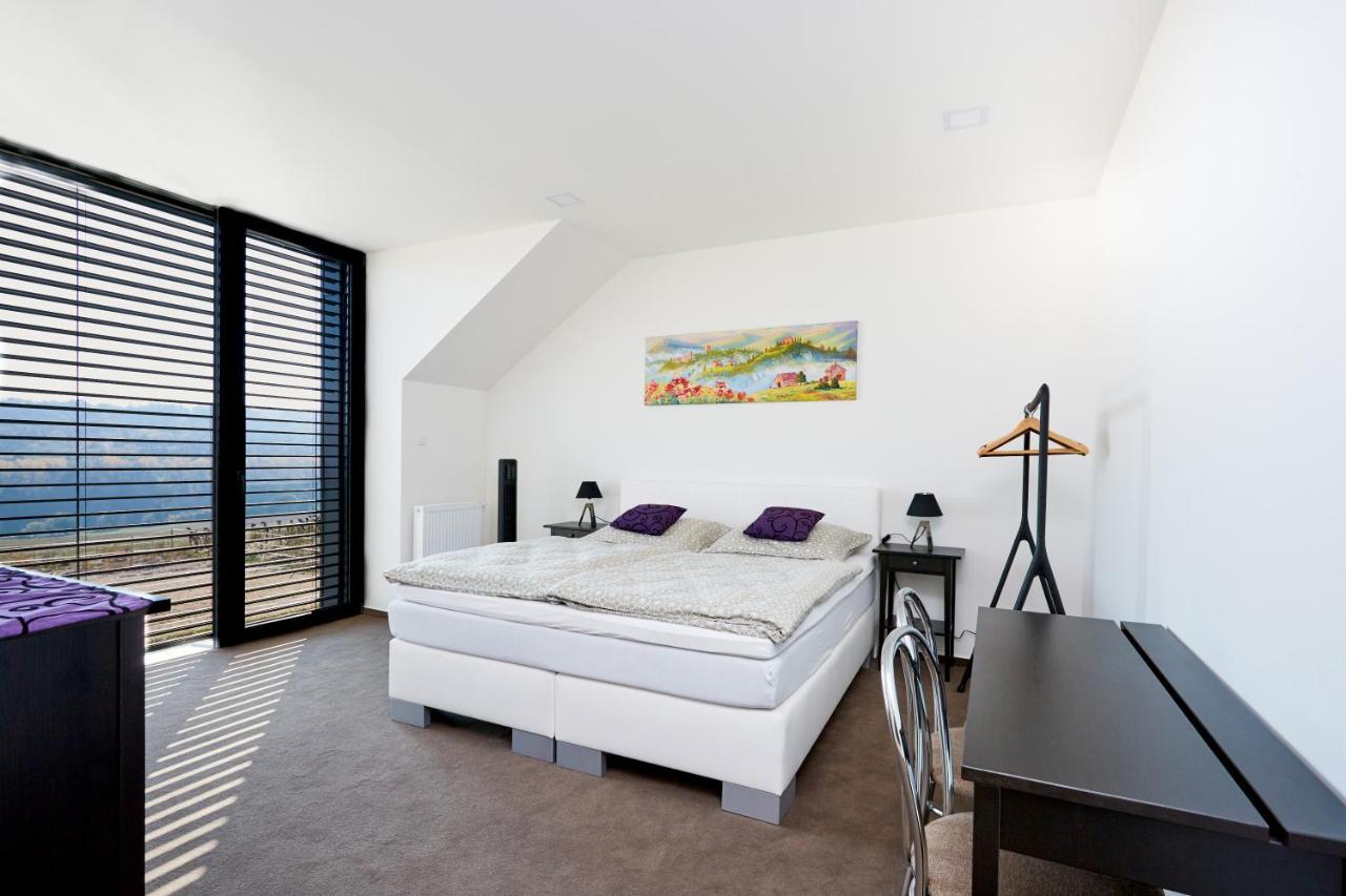 Bilichov Hotel ภายนอก รูปภาพ